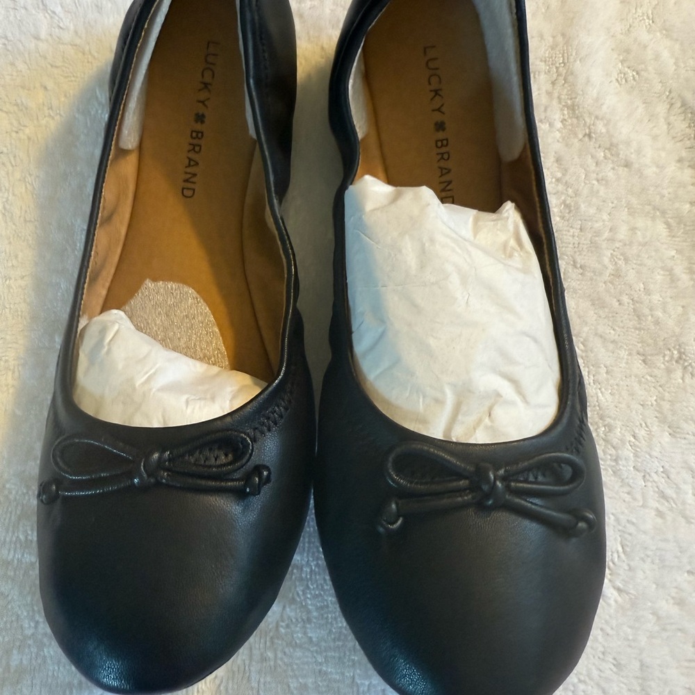 Lucky Brand Black Flats Classic Slip-On Style